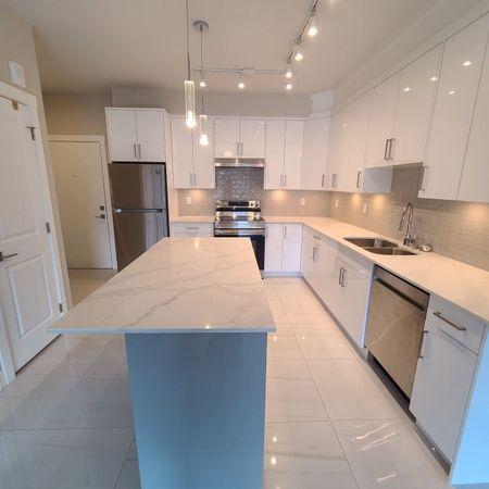Top Floor Condo - Photo 3