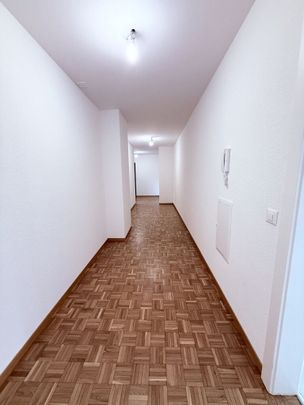 Large 4.5-room apartment in the city center with balcony - Photo 1