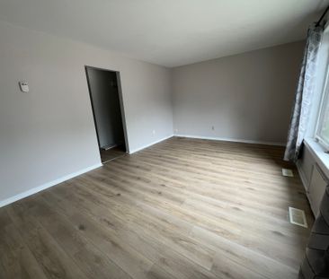 3-Bedroom 1.5 Bathroom Unit for Rent – Chatham - Photo 1