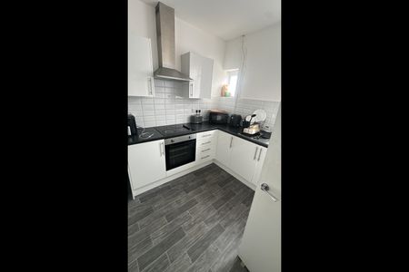 3 Bed Detached House, Arnside Road Southmead, BS10 - Photo 3