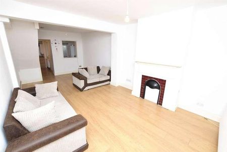 George Street, Romford, Essex, RM1 - Photo 4