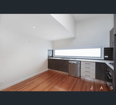 2/4 Mitchell Street, Brunswick, Vic 3056 - Photo 4