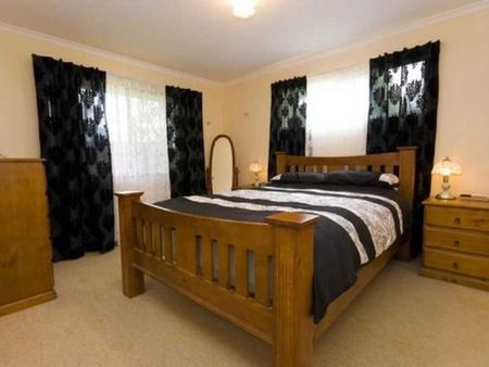 Quiet Cul-De-Sac with Parkland at Your Doorstep and close to Schools - Photo 3