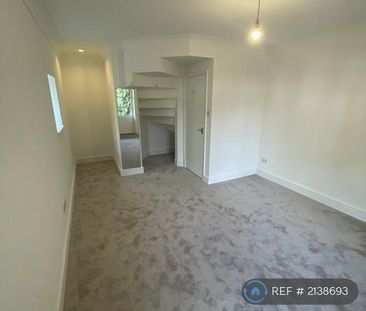 3 bedroom detached house to rent - Photo 4