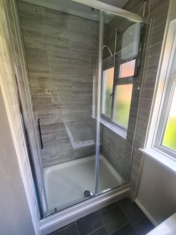 4 bedroom semi-detached house to rent - Photo 2