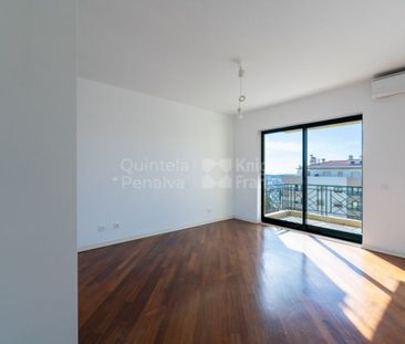 4 room luxury Flat for rent in Carnaxide, Oeiras, Lisbon - Photo 2