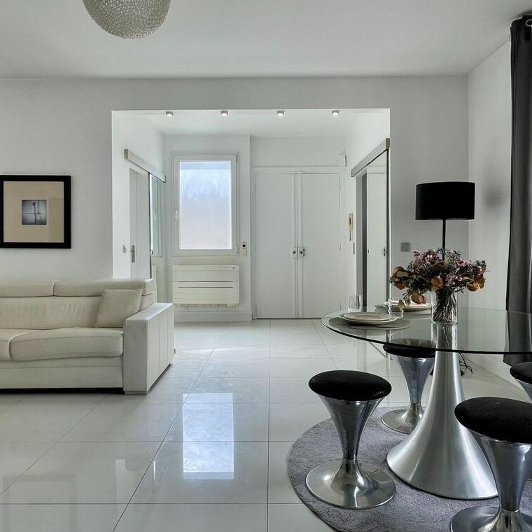 Tout savoir sur cet appartement dans le quartier Triangle d'Or, à Paris 8ème - Photo 1