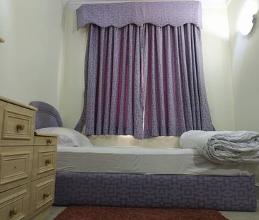 Room in a Shared House, Queenborough Gardens, IG2 - Photo 1