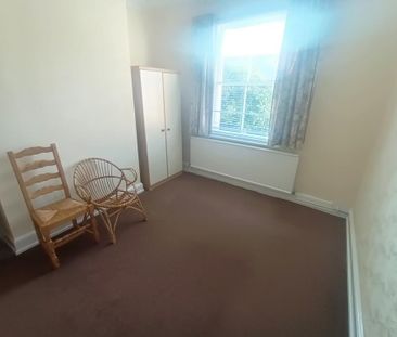 2 bedroom ground floor flat to rent - Photo 1