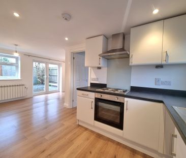 Upper Cornaway Lane, Fareham - Photo 2