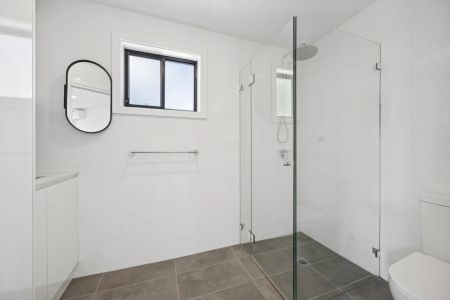 Fresh, Modern & Conveniently Located Granny Flat - Photo 4