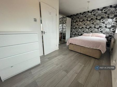 2 bedroom semi-detached house to rent - Photo 2