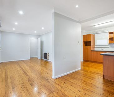 Neat and Tidy Three Bedroom Home - Photo 4