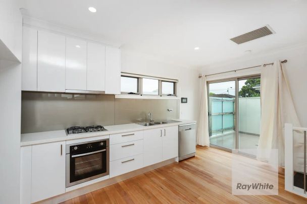 3/22 McNamara Avenue, Airport West VIC 3042 - Photo 1