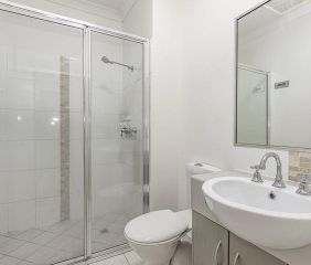 Modern Apartment - Photo 6