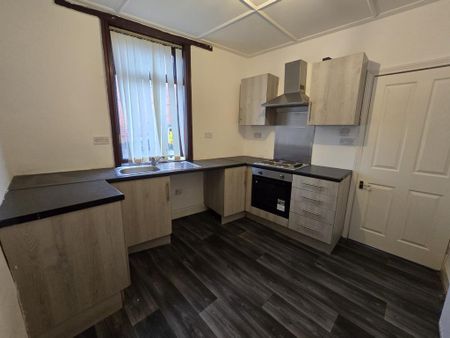 3 bedroom end of terrace house to rent - Photo 4
