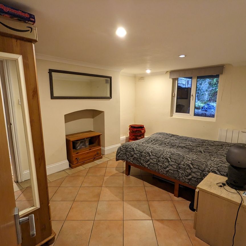 1 Bed Flat, Whitelow Road, M21 - Photo 1