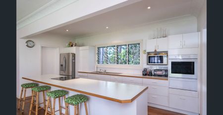 Dual Living Home in a fantastic suburb - Photo 5