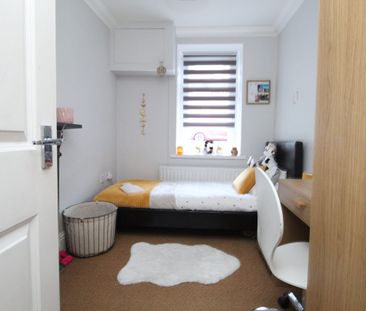 Broadway, Treforest, Pontypridd - Photo 3