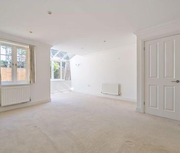 3 bedroom semi-detached house to rent - Photo 2