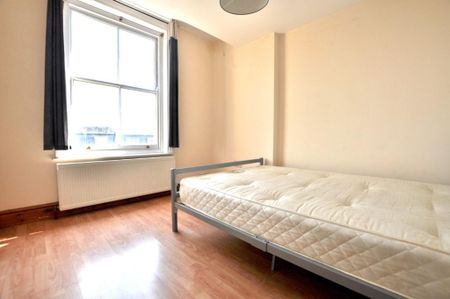 3 bedroom flat to rent - Photo 3