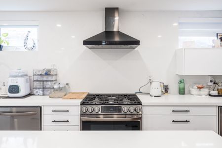 For Lease - 89 Maplegrove Avenue Unit# LOWER, Bradford West Gwillimbury, Ontario - Photo 2