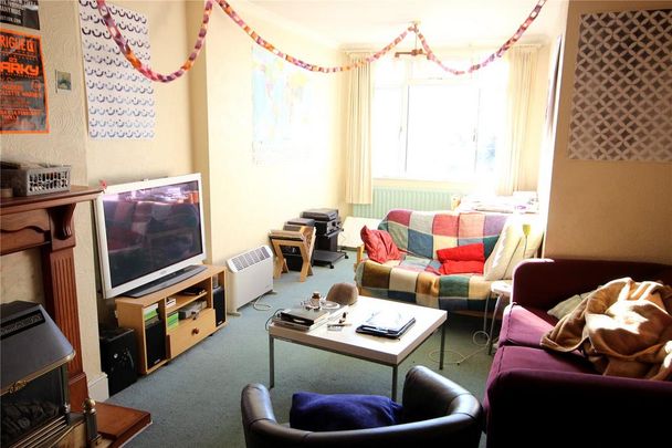 3 bedroom end of terrace house to rent - Photo 1