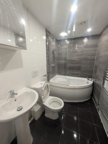 8 Bed Terraced House, Norwood Road, LS6 - Photo 2