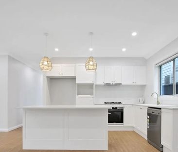 Stylish 4-bedroom family home! - Photo 4