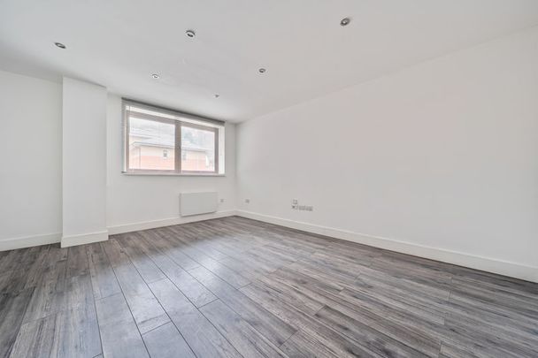 Catteshall Lane, Godalming - 1 bedroomProperty for lettings - Seymours - Photo 1