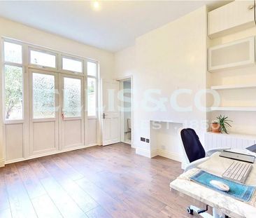 4 bedroom semi-detached house to rent - Photo 2