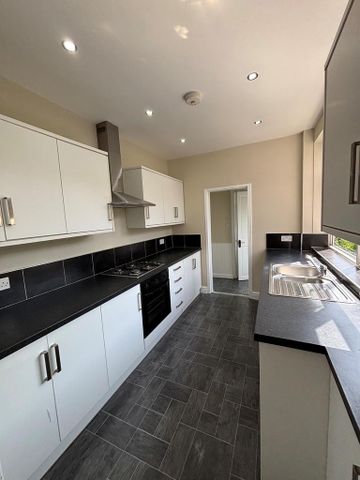 2 bedroom terraced house to rent - Photo 4