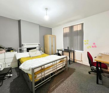 4 bedroom terraced house to rent - Photo 1