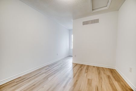 For Lease - 53 Pearen Lane, Barrie, Ontario - Photo 4