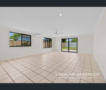 Freshly Renovated Family Home – Walk to the Beach! - Photo 2