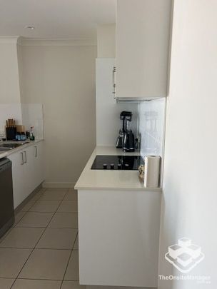 Quiet Apartment - Perfect Location - Photo 1