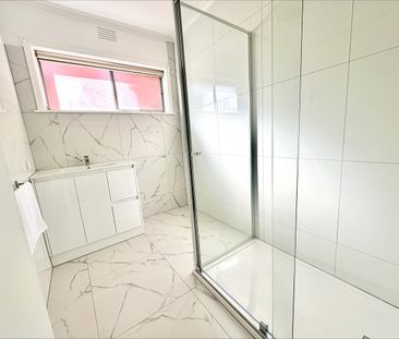 Family home in perfect Location -Unmatched Convenience & Lifestyle - Photo 6