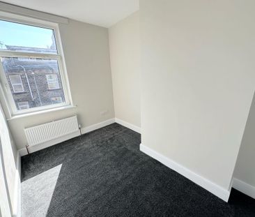 4 bedroom terraced house to rent - Photo 4