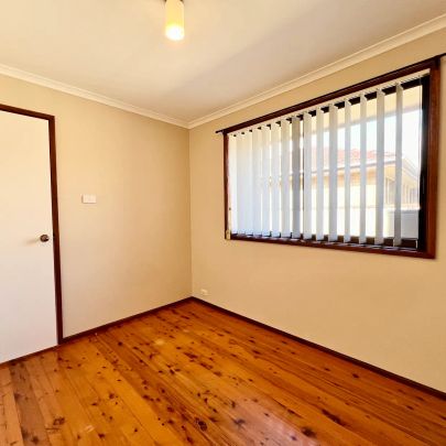 Neat and Tidy Villa in Great Location! - Photo 1