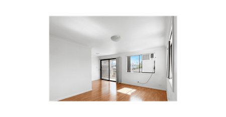 3 Bedroom Home in Ultra-Convenient Location - Photo 2