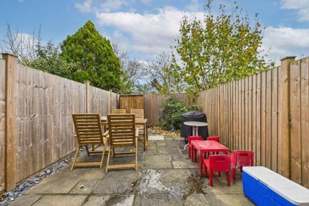 2 bedroom semi-detached house to rent - Photo 3