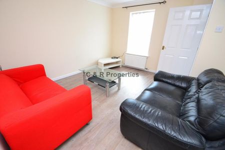 3 bedroom terraced house to rent - Photo 2