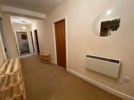 2 bedroom Flat To Let - Photo 3