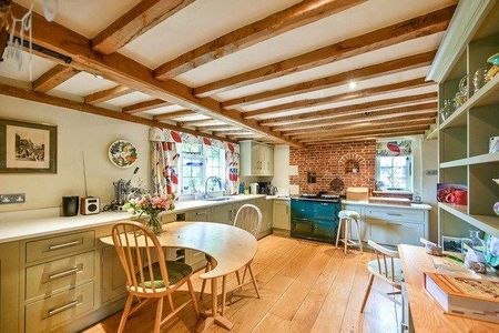 5 bedroom detached house to rent - Photo 4