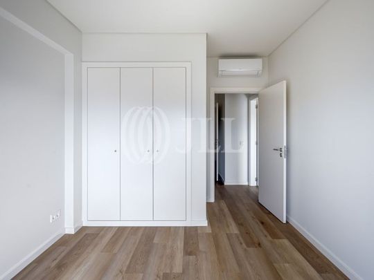 2 room luxury Apartment for rent in Oeiras, Lisbon - Photo 1