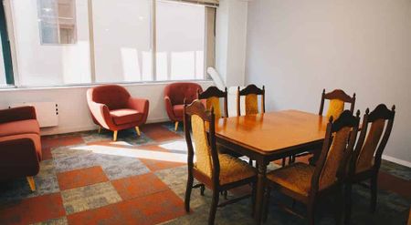 Unfurnished 5-bedroom Apartment - Photo 2