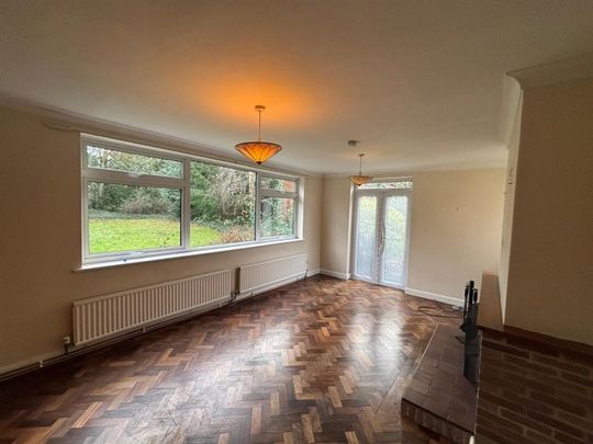 4 BED House To rent - Photo 1