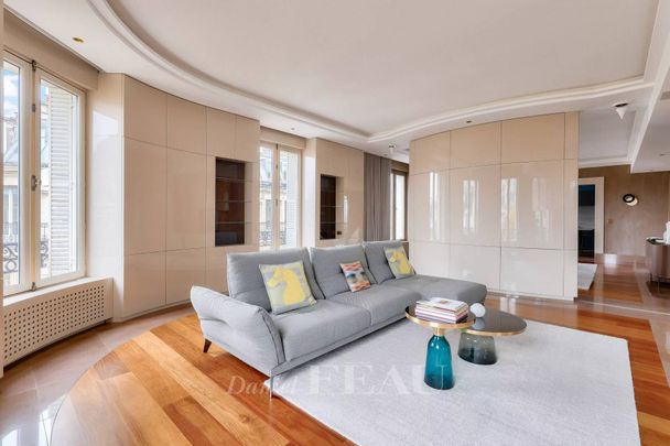 Location appartement, Paris 7ème (75007), 6 pièces, 259.07 m², ref 86367654 - Photo 1