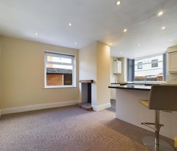 2 bedroom semi-detached house to rent - Photo 2