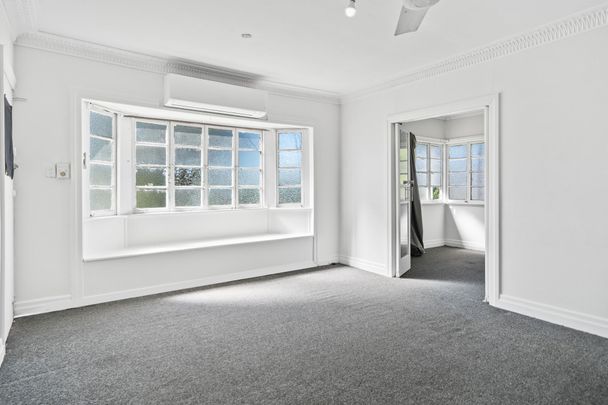 69 Mount Gravatt Capalaba Road, Upper Mount Gravatt QLD 4122 - House For Rent | Domain - Photo 1